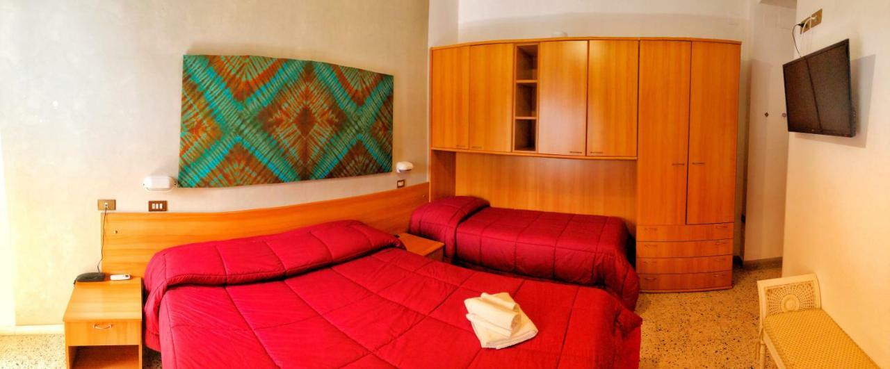 רימיני Hotel Amoha מראה חיצוני תמונה